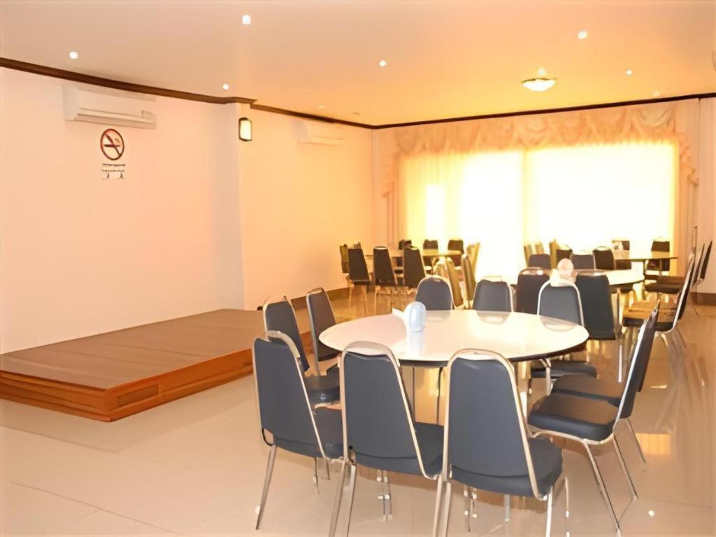 Chaleunehoung Hotel Vientiane Exteriör bild