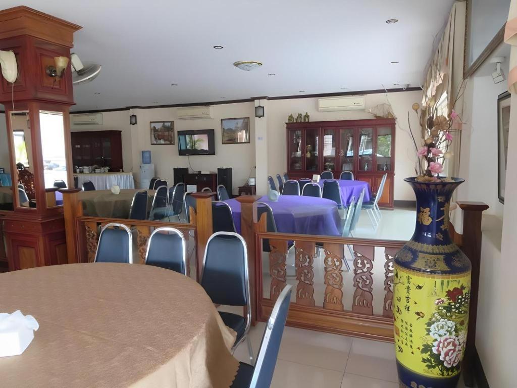 Chaleunehoung Hotel Vientiane Exteriör bild