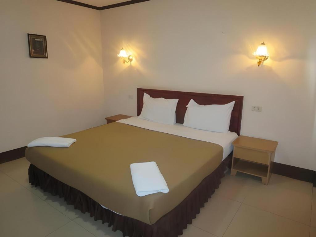 Chaleunehoung Hotel Vientiane Exteriör bild