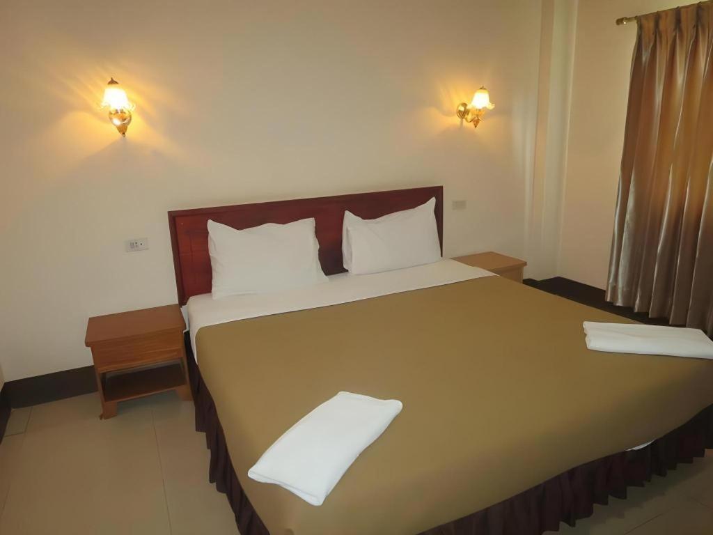 Chaleunehoung Hotel Vientiane Exteriör bild