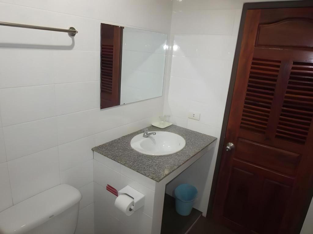 Chaleunehoung Hotel Vientiane Exteriör bild