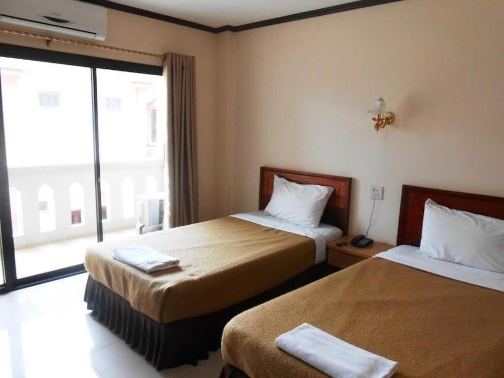 Chaleunehoung Hotel Vientiane Exteriör bild