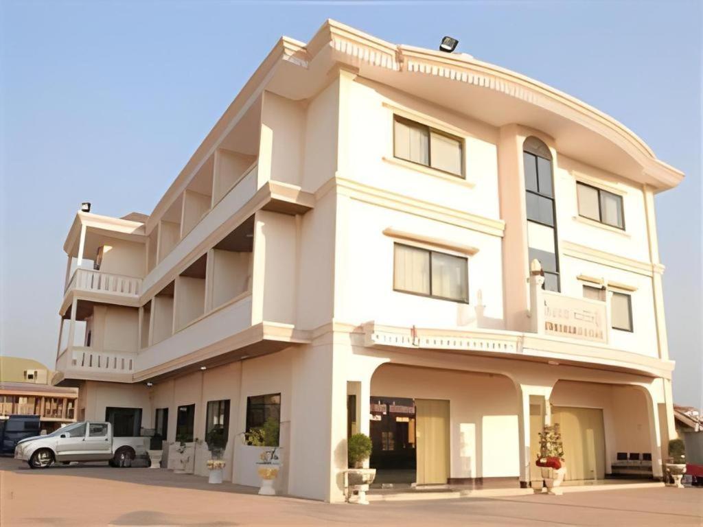 Chaleunehoung Hotel Vientiane Exteriör bild