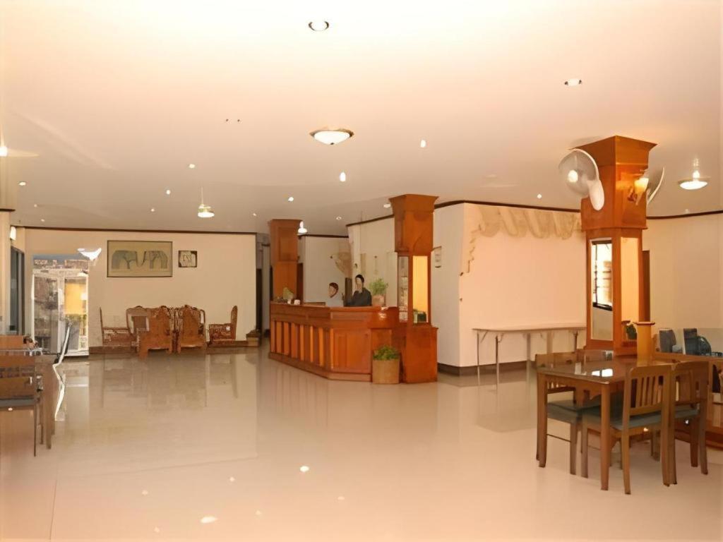Chaleunehoung Hotel Vientiane Exteriör bild